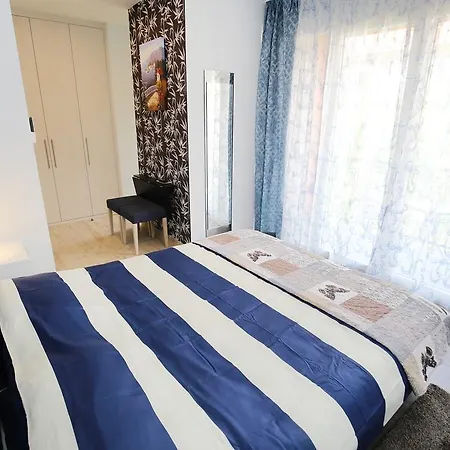 Corner זאדאר