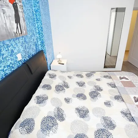 Corner זאדאר